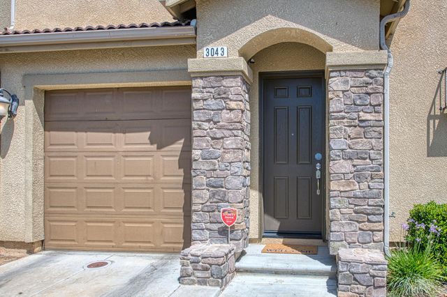 3043 Cirque Lane, Clovis, CA 93619