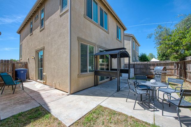 3043 Cirque Lane, Clovis, CA 93619