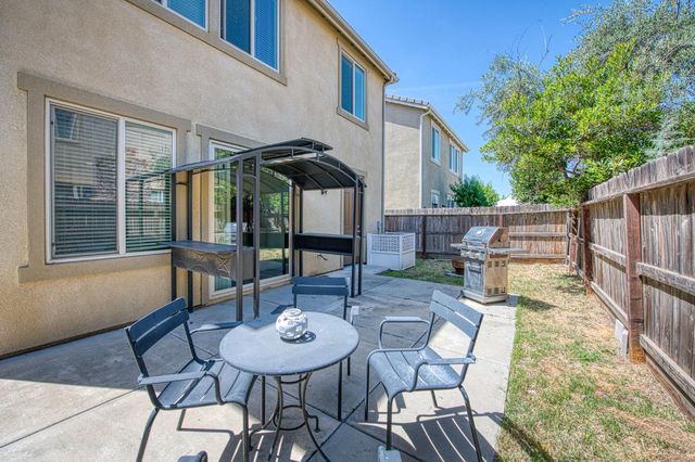 3043 Cirque Lane, Clovis, CA 93619