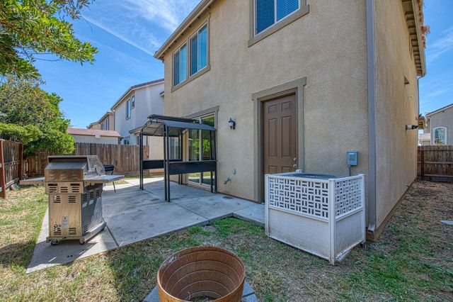 3043 Cirque Lane, Clovis, CA 93619