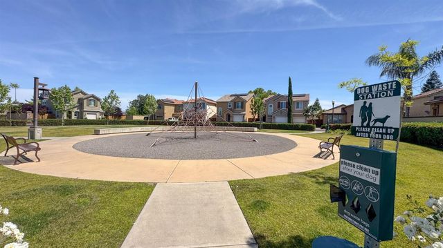3043 Cirque Lane, Clovis, CA 93619