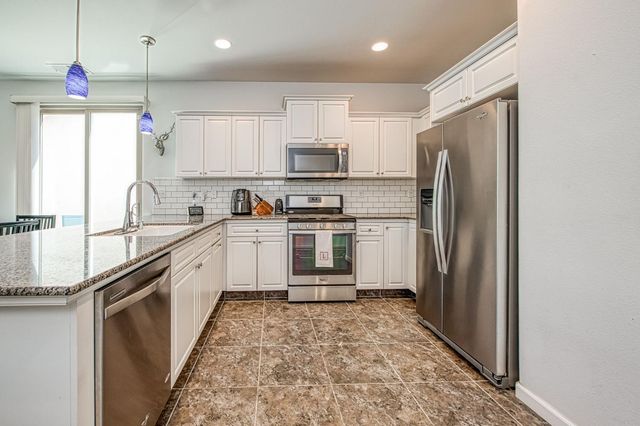 3043 Cirque Lane, Clovis, CA 93619
