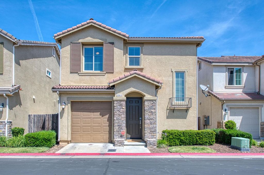 3043 Cirque Lane, Clovis, CA 93619