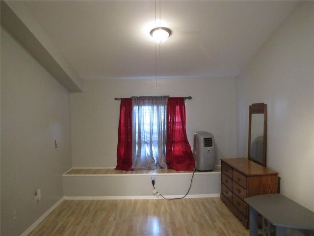 7807 N MATANZAS AVENUE, Tampa, FL 33614