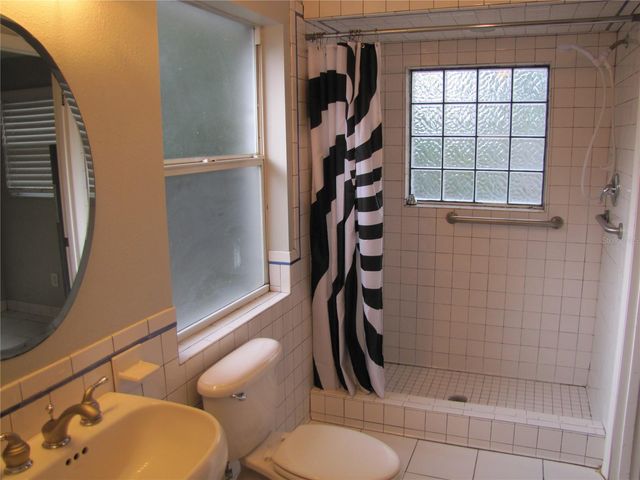 7807 N MATANZAS AVENUE, Tampa, FL 33614