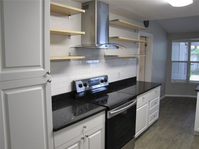 7807 N MATANZAS AVENUE, Tampa, FL 33614