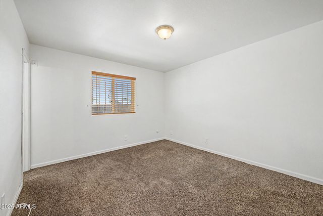 2527 W LARKSPUR Drive, Phoenix, AZ 85029
