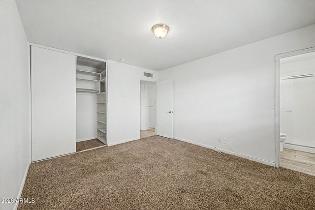2527 W LARKSPUR Drive, Phoenix, AZ 85029