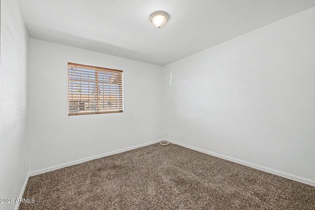 2527 W LARKSPUR Drive, Phoenix, AZ 85029