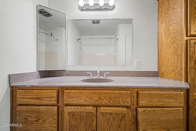 2527 W LARKSPUR Drive, Phoenix, AZ 85029