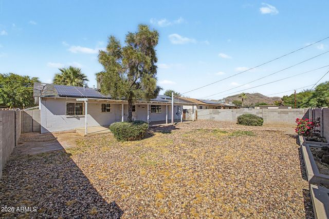 2527 W LARKSPUR Drive, Phoenix, AZ 85029