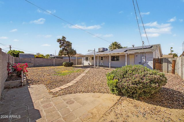 2527 W LARKSPUR Drive, Phoenix, AZ 85029