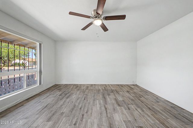 2527 W LARKSPUR Drive, Phoenix, AZ 85029