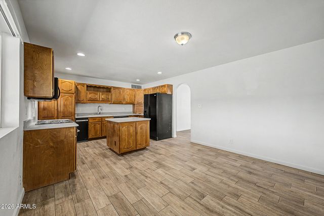 2527 W LARKSPUR Drive, Phoenix, AZ 85029