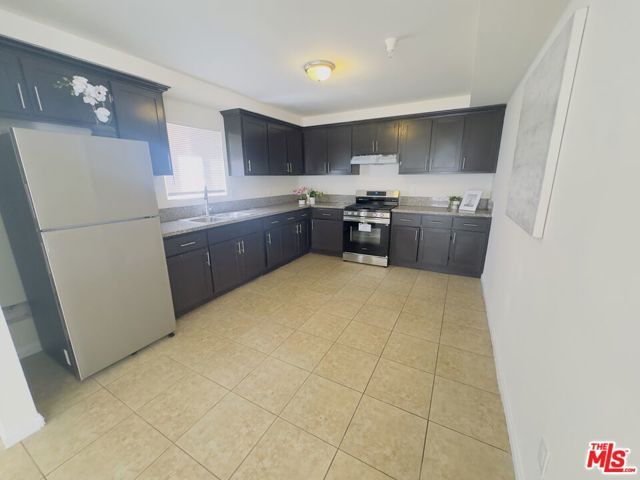 10605 Avalon Boulevard, Los Angeles, CA 90003