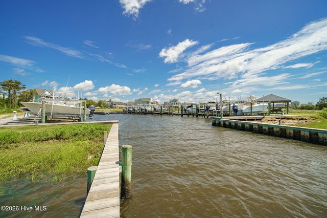 525 Sanders Lane, Newport, NC 28570