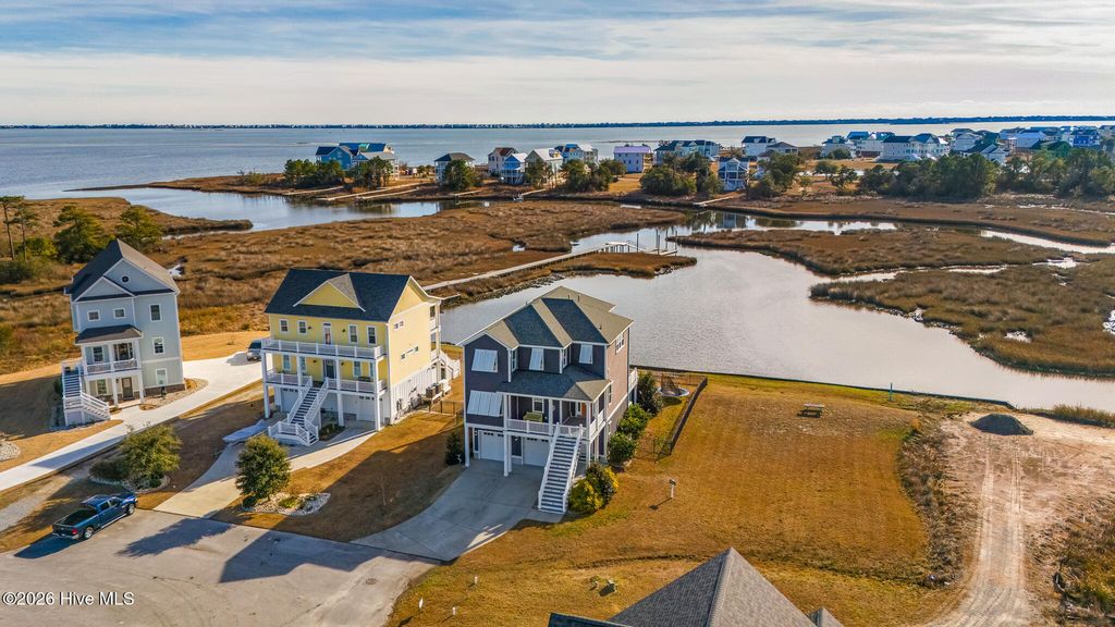 525 Sanders Lane, Newport, NC 28570