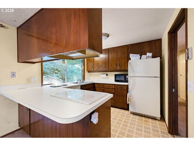 2872 GREENTREE Way, Eugene, OR 97405