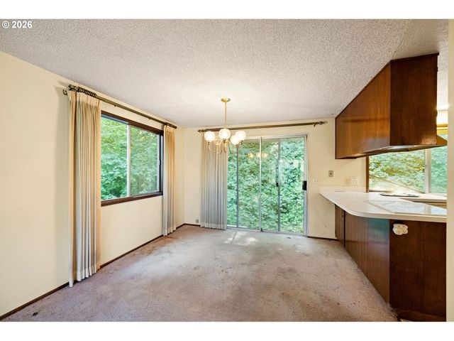 2872 GREENTREE Way, Eugene, OR 97405