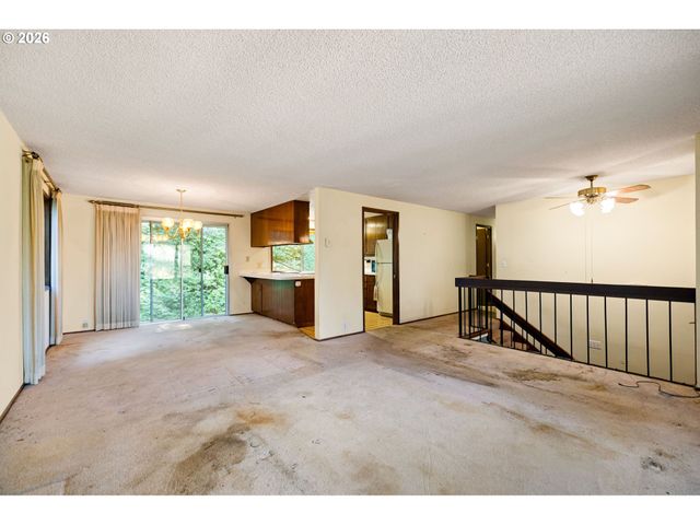 2872 GREENTREE Way, Eugene, OR 97405