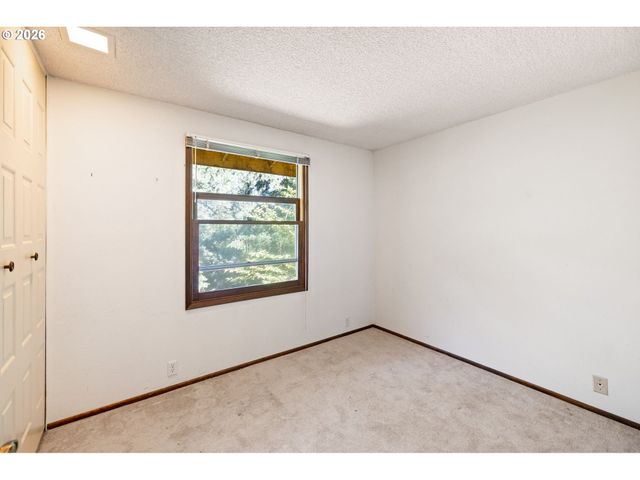 2872 GREENTREE Way, Eugene, OR 97405