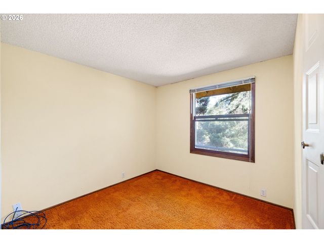 2872 GREENTREE Way, Eugene, OR 97405
