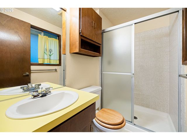 2872 GREENTREE Way, Eugene, OR 97405