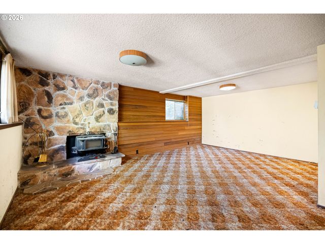 2872 GREENTREE Way, Eugene, OR 97405