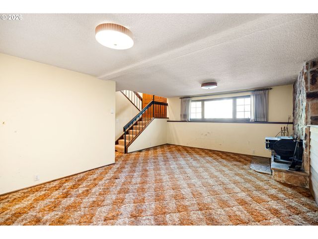 2872 GREENTREE Way, Eugene, OR 97405