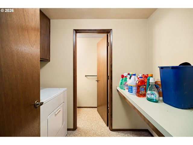 2872 GREENTREE Way, Eugene, OR 97405