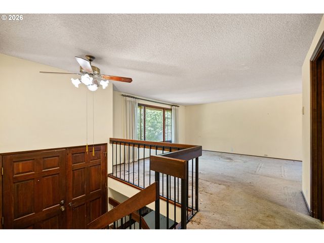 2872 GREENTREE Way, Eugene, OR 97405