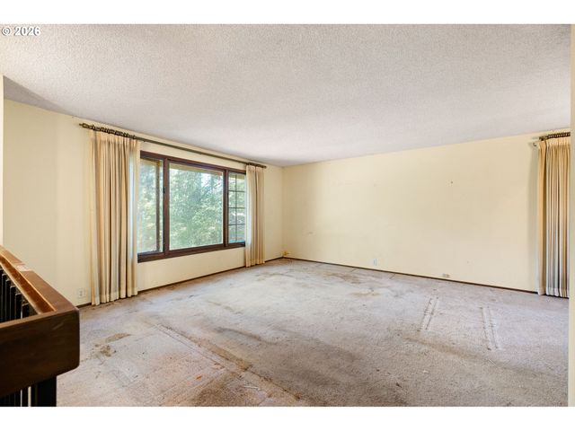 2872 GREENTREE Way, Eugene, OR 97405