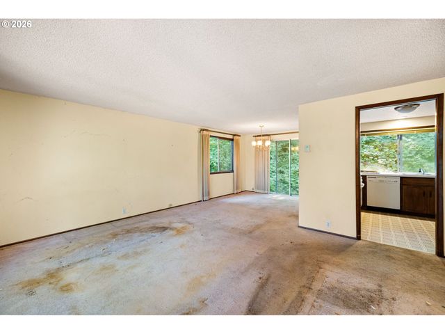 2872 GREENTREE Way, Eugene, OR 97405