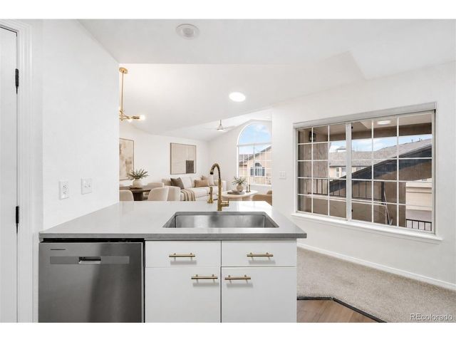8747 E Dry Creek Rd 1624, Englewood, CO 80112