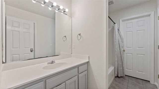 3000 SW Windrift Avenue, Bentonville, AR 72713