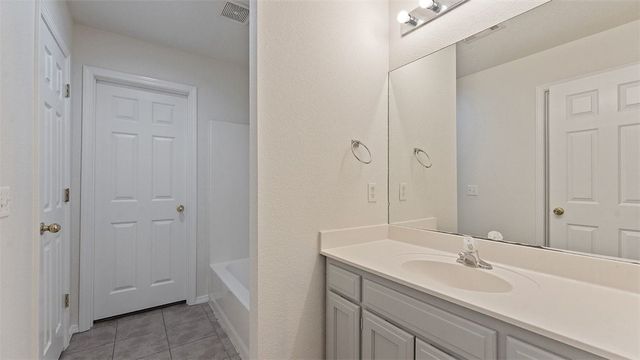 3000 SW Windrift Avenue, Bentonville, AR 72713