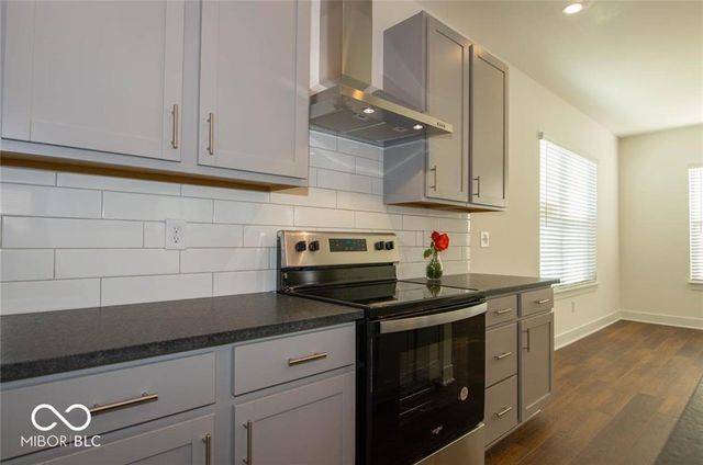 1037 W 18th Street, Indianapolis, IN 46202