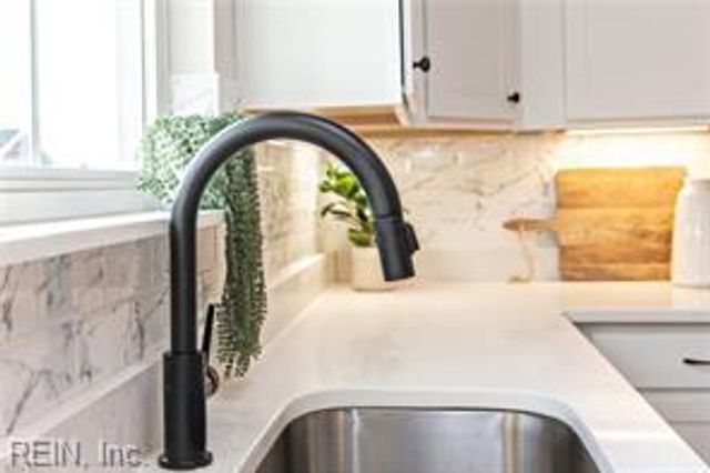 125 Station DR, Suffolk, VA 23434