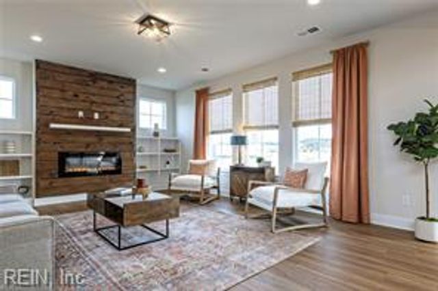 125 Station DR, Suffolk, VA 23434