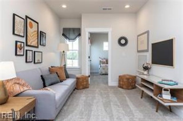 125 Station DR, Suffolk, VA 23434