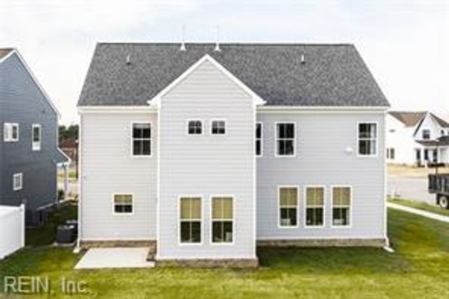 125 Station DR, Suffolk, VA 23434