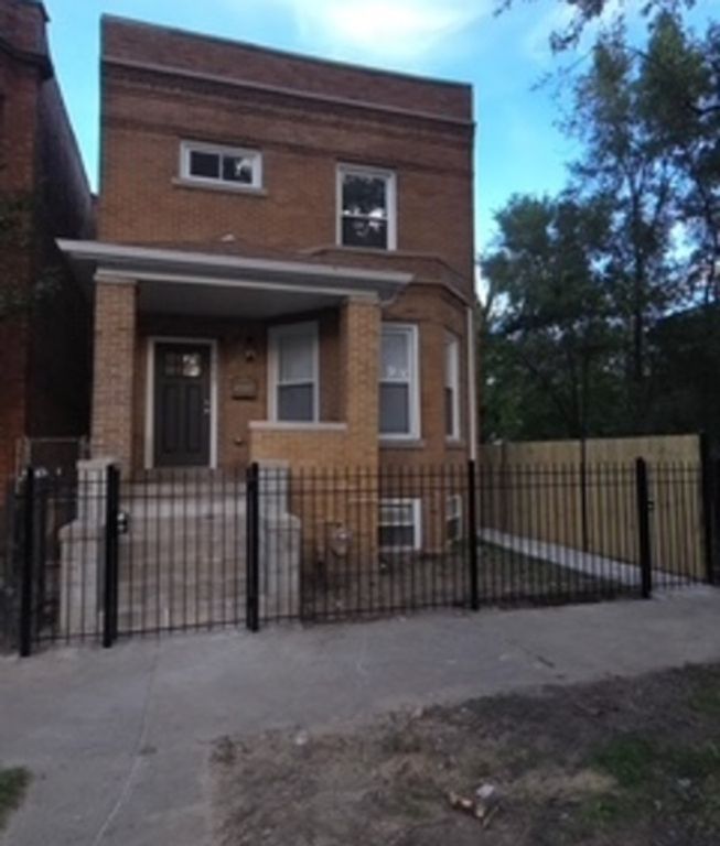 6627 S Saint Lawrence Avenue, Chicago, IL 60637