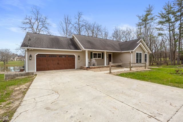 4565 W Carr Hill Road, Columbus, IN 47201