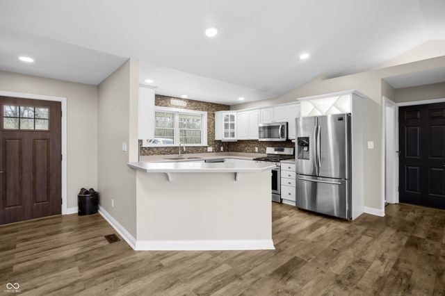 4565 W Carr Hill Road, Columbus, IN 47201