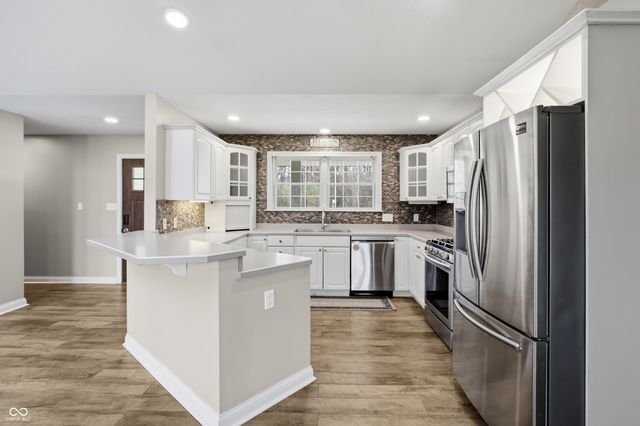 4565 W Carr Hill Road, Columbus, IN 47201