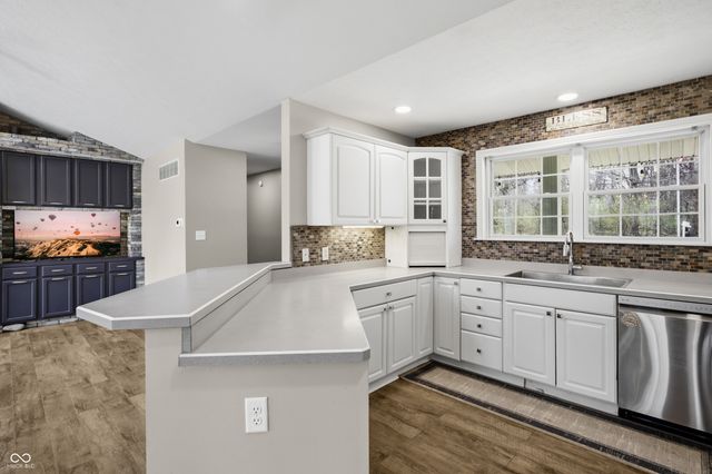 4565 W Carr Hill Road, Columbus, IN 47201