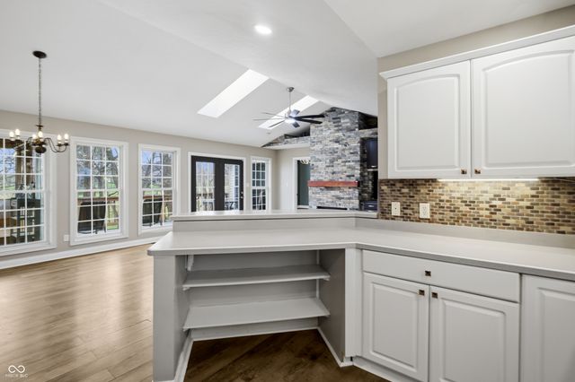 4565 W Carr Hill Road, Columbus, IN 47201