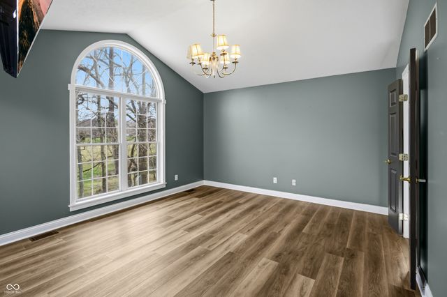 4565 W Carr Hill Road, Columbus, IN 47201