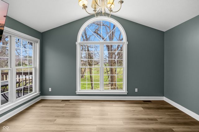 4565 W Carr Hill Road, Columbus, IN 47201