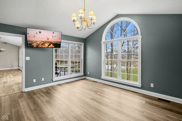 4565 W Carr Hill Road, Columbus, IN 47201